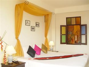 Sino Wing Deluxe at The Old Phuket