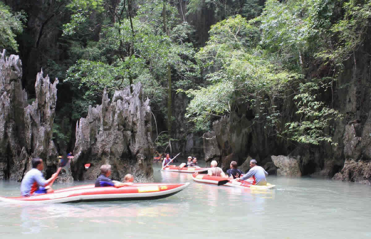 Phuket Sea Canoe Tour Phan Nga canoeing