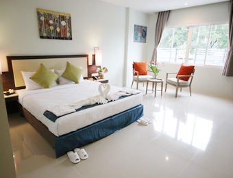 Grand Deluxe at Am Surin Place