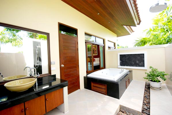 Les Palmares 2-Bedroom Villa - Outside Bathroom