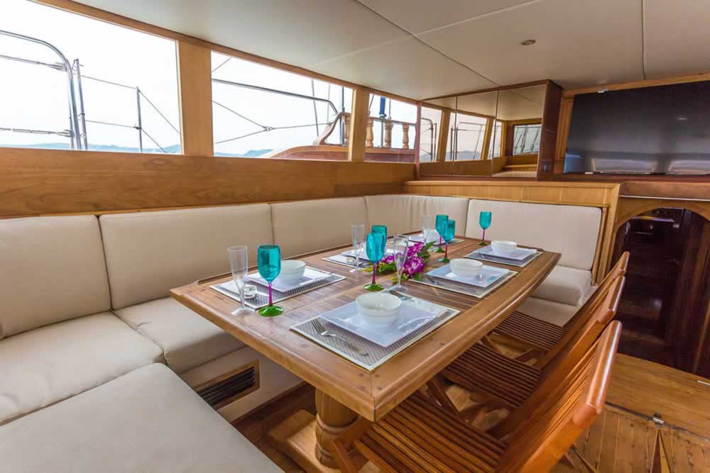 Private Phuket Island Cruises - MS Illuzion Salon