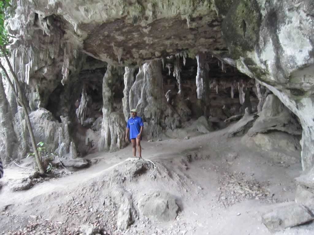 Krabi Tours - Exploring caves