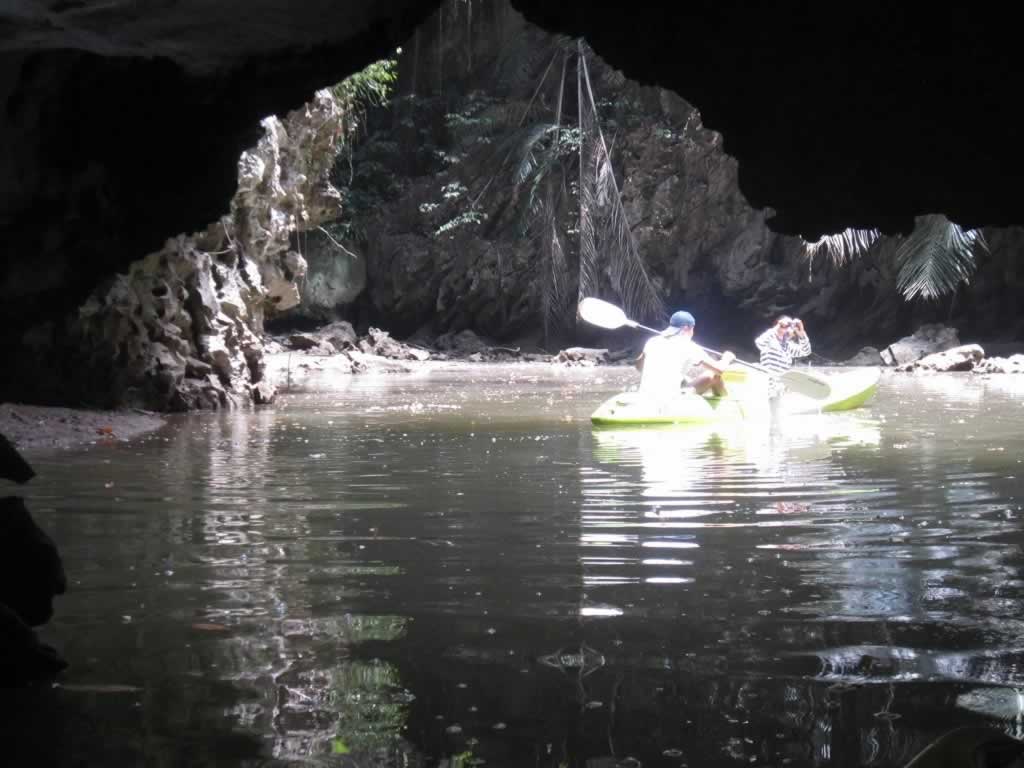Krabi Tours - Kayaking in caves