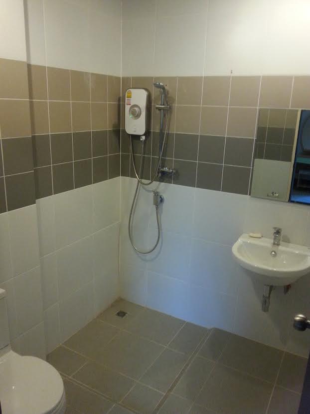 Easy Day Thailand Guest House. bath roomjpg