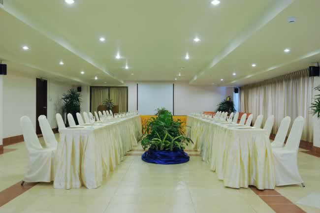 Baumanburi Hotel Patong Beach - Conference Room