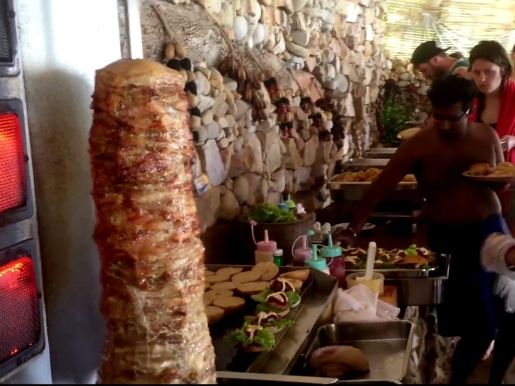 Gemischtes Buffet zum Mittagessen in Phi Phi Island