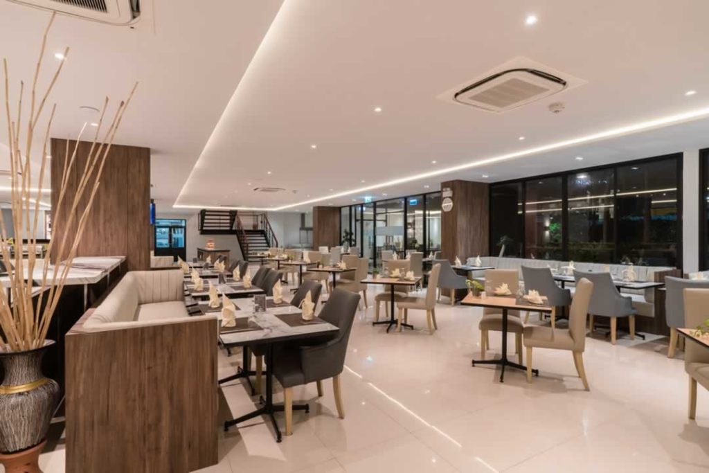 Restaurant - New Square Patong Hotel